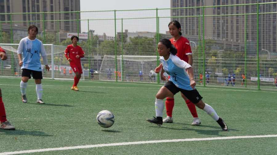 山东小将头球破门锁定胜局 学运会中学女子组足球第二场成绩出炉