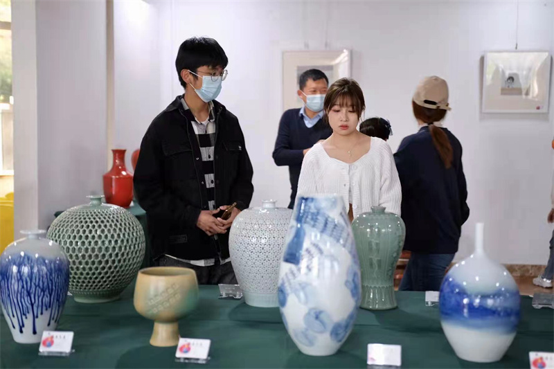 中日韩国际陶瓷精品展在崂山开展