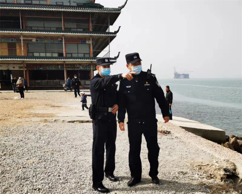 青岛海岸警察支队海泊河派出所构筑沿海防疫屏障