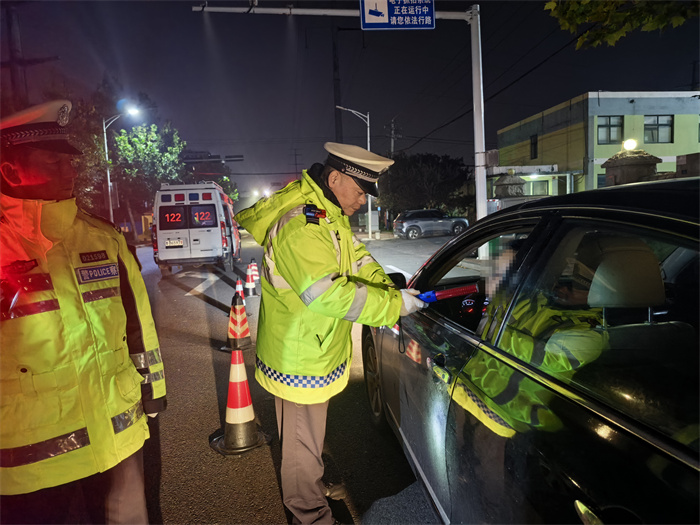 百日整治出重拳 酒醉驾“零容忍” 青岛公安交管持续发力筑牢安全防线