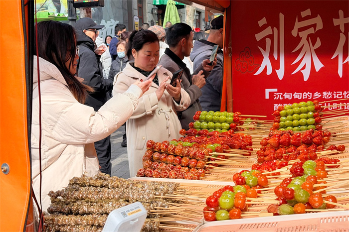 老街年味浓——2026青岛萝卜·元宵·糖球会大鲍岛会场直击