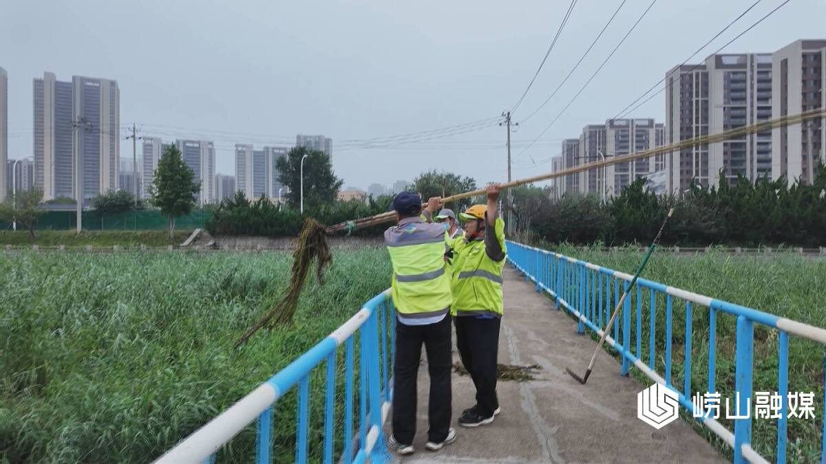 崂山中韩：加密河道 小区巡查 筑牢防汛防台风安全防线
